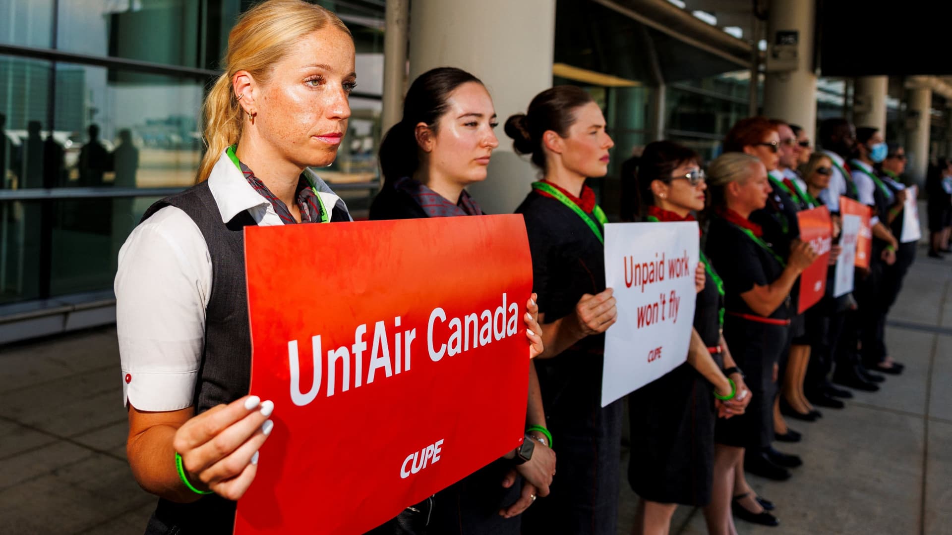 Air Canada, flight attendants reach tentative deal to end strike