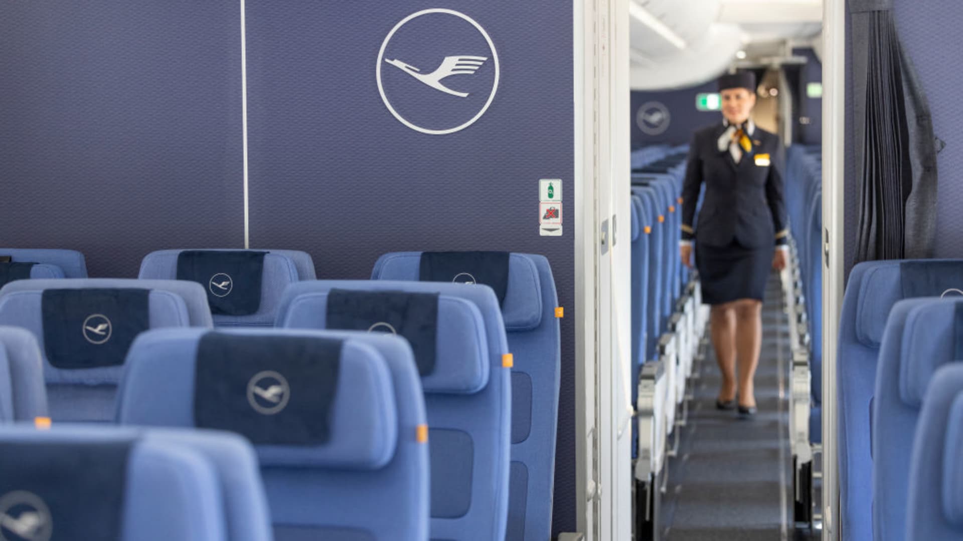 Lufthansa to cut 4,000 jobs, turns to AI to boost efficiency