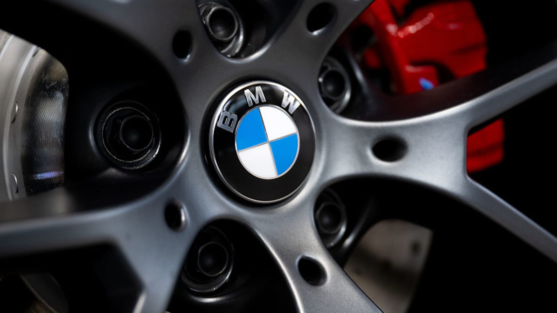 Auto giants tumble as EU’s new steel tariffs spark industry panic