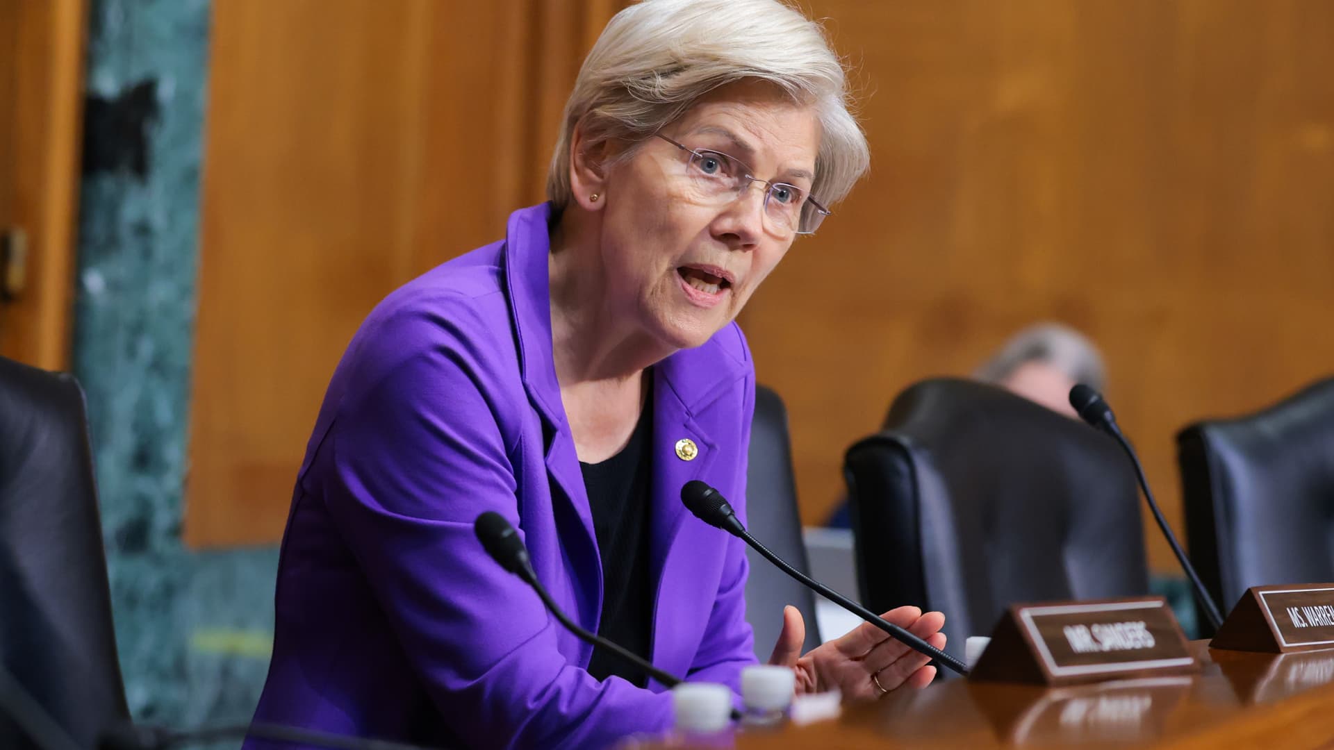 Trump losing China trade war before Xi meeting: Warren