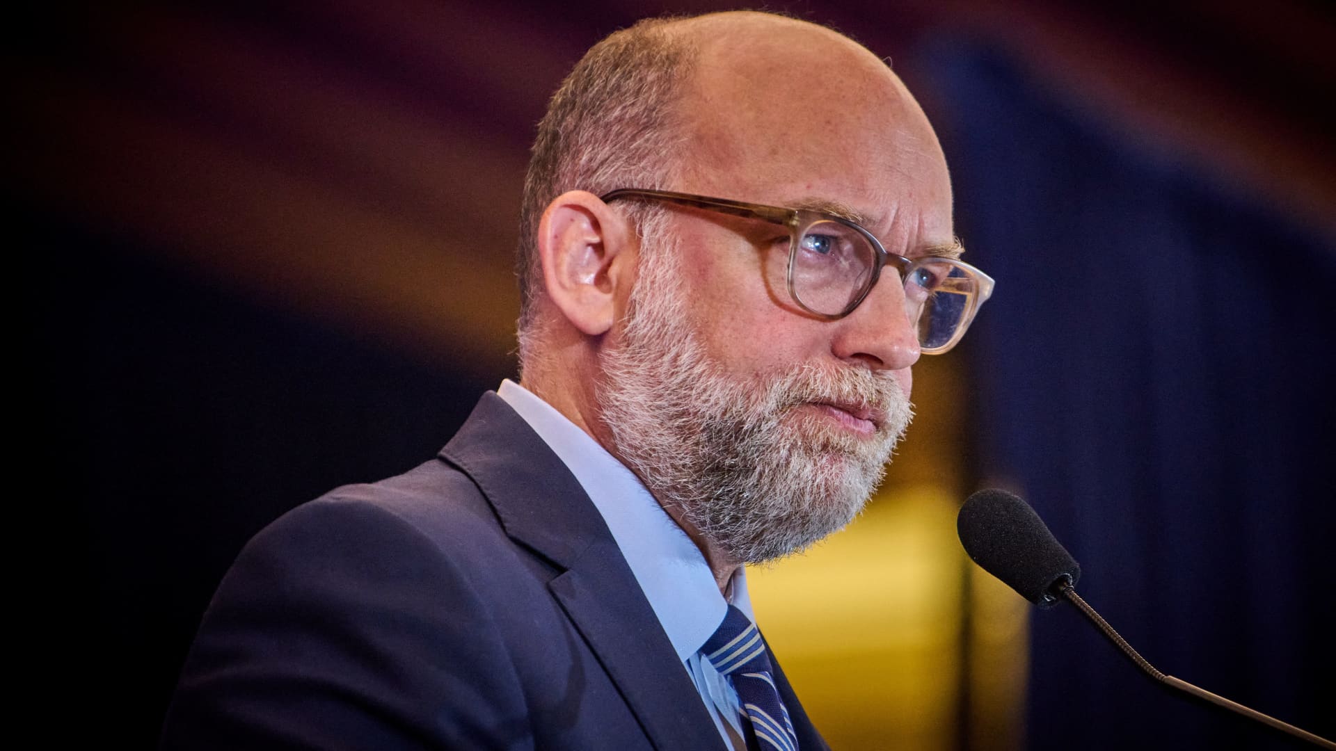 Trump admin freezes Chicago infrastructure projects funds: Vought