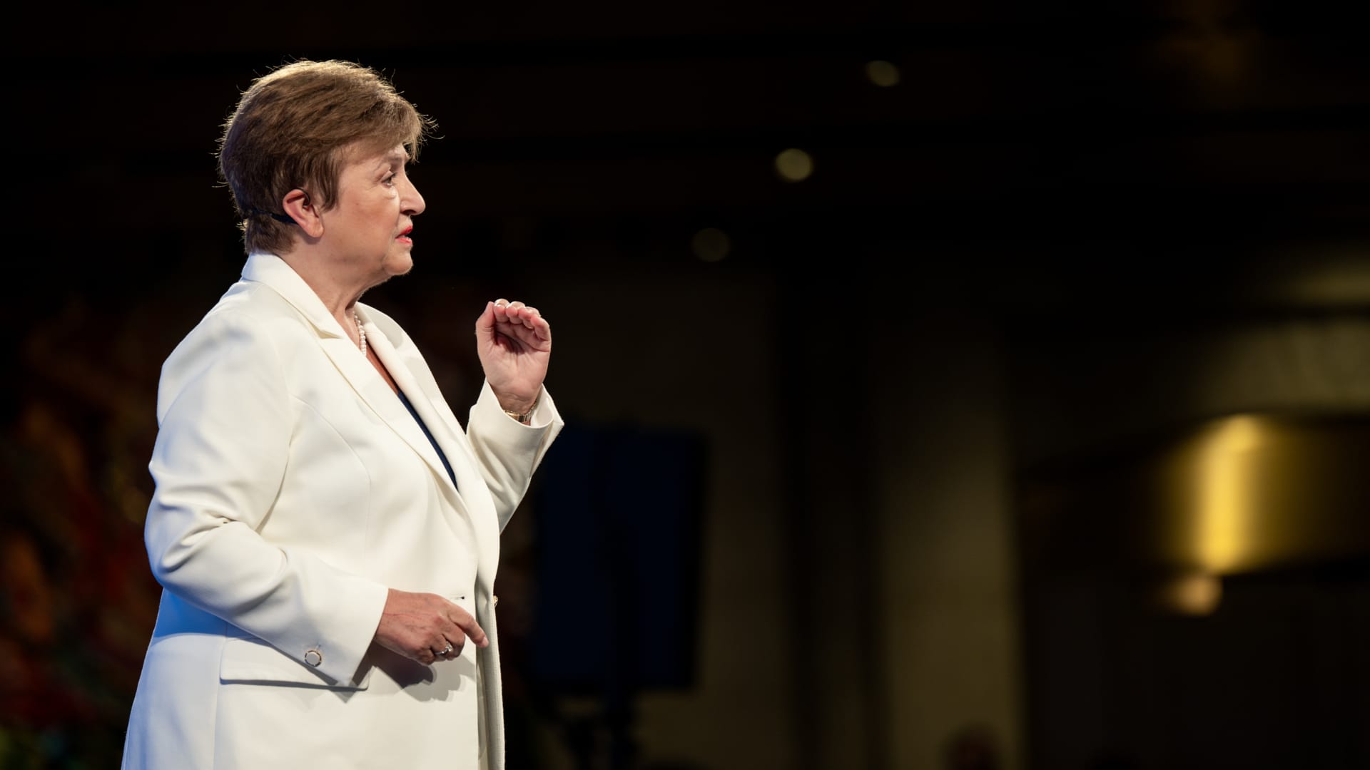 IMF and Bank of England join growing chorus warning of an AI bubble