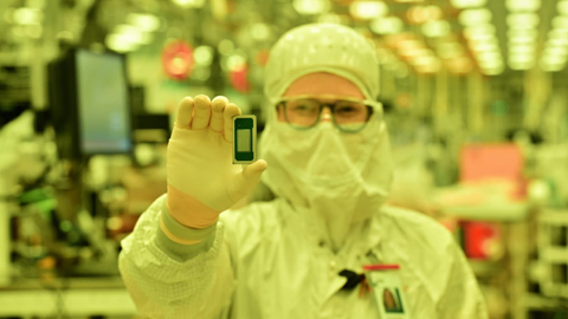 Intel gives first look at new chips: Panther Lake, Clearwater Forest