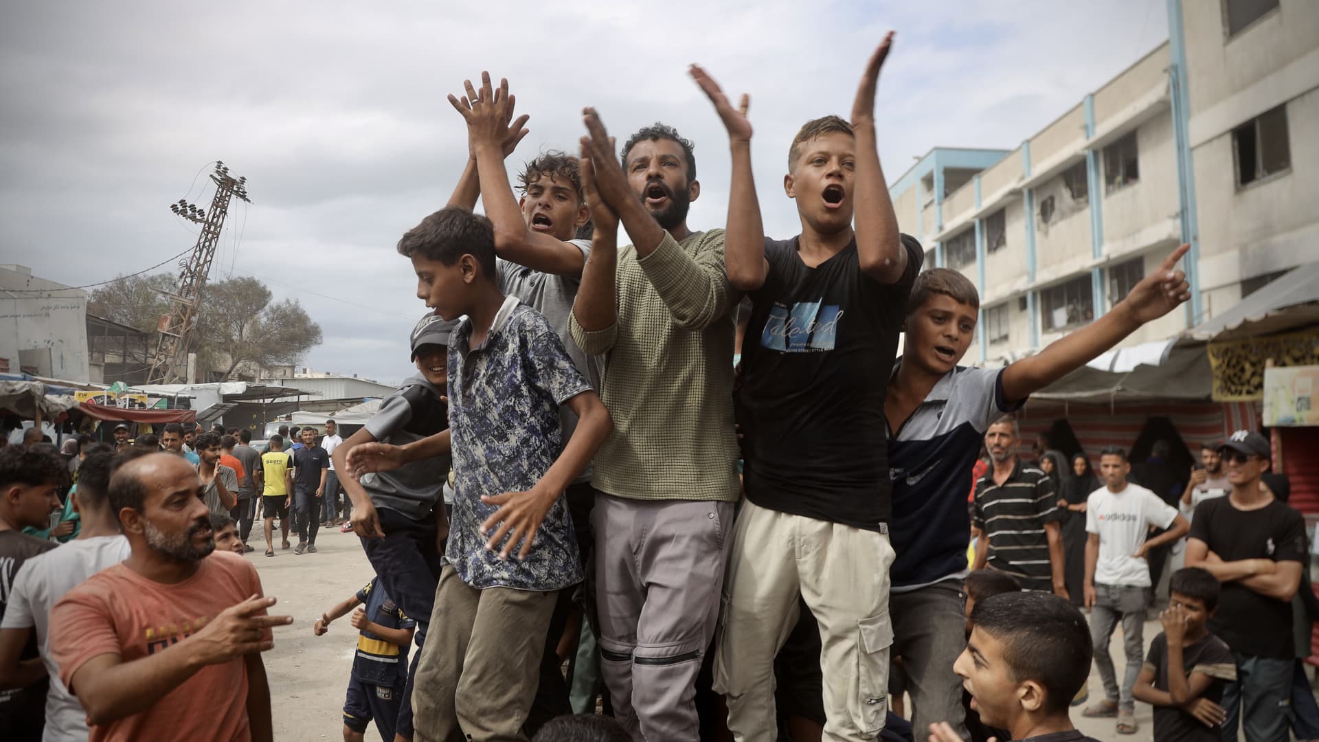 Israel and Hamas will exchange hostages and prisoners