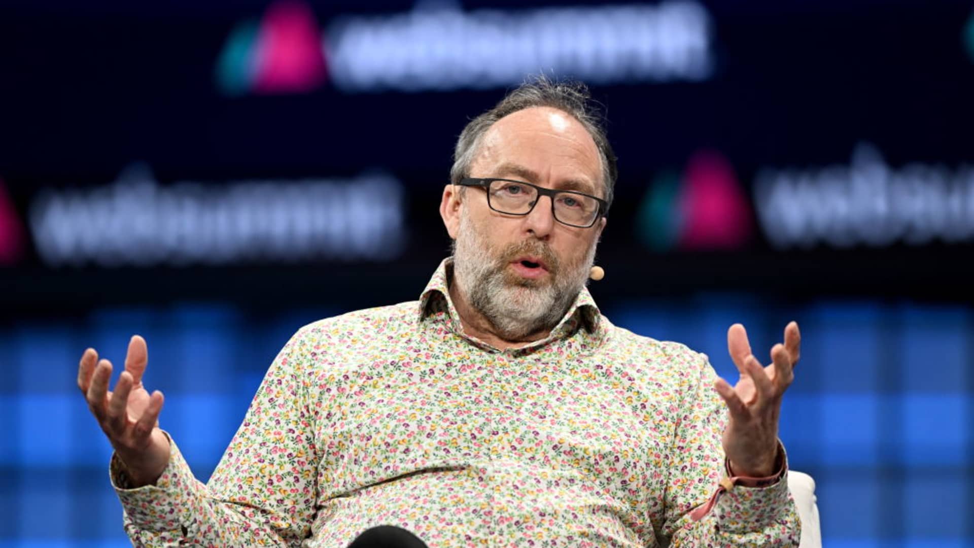 Wikipedia founder Jimmy Wales isn’t worried about Musk’s Grokipedia