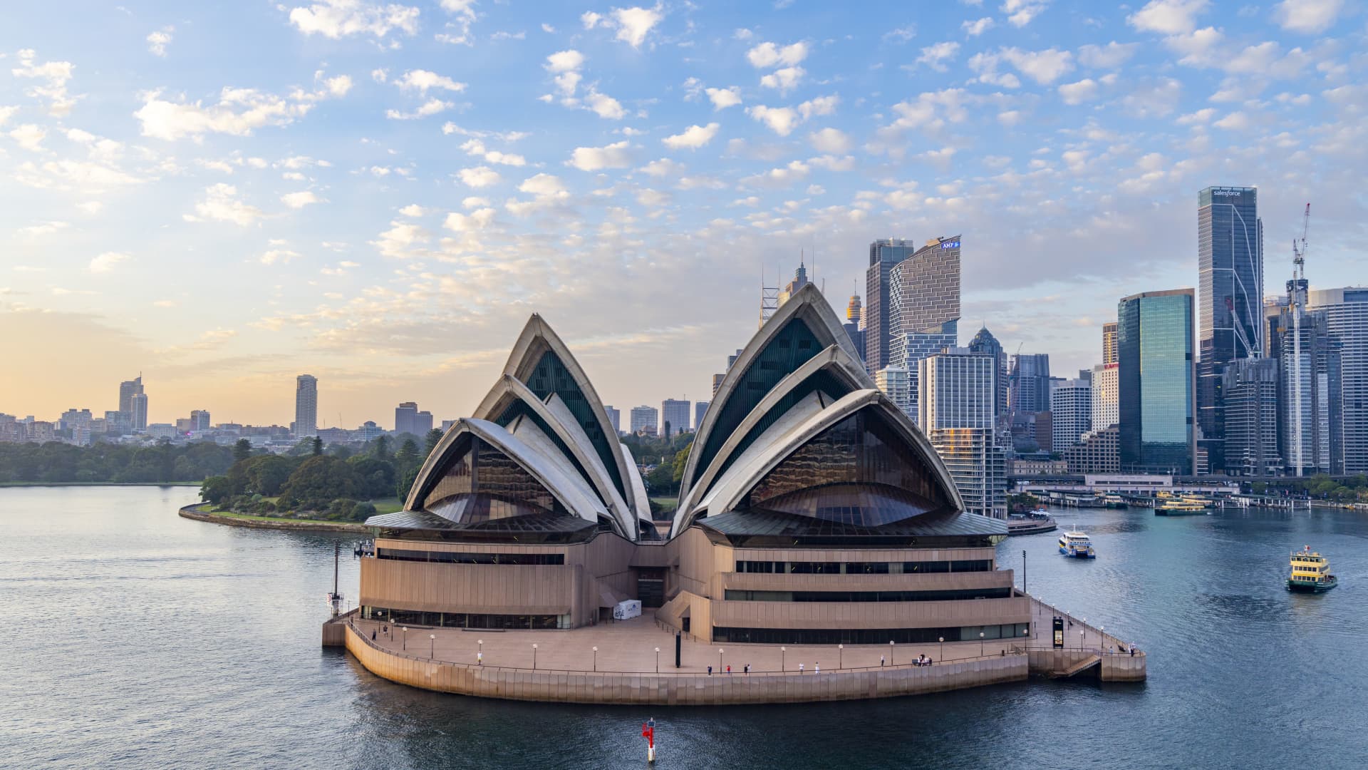 Australia’s economic growth misses estimates, rising 2.1% in the third quarter